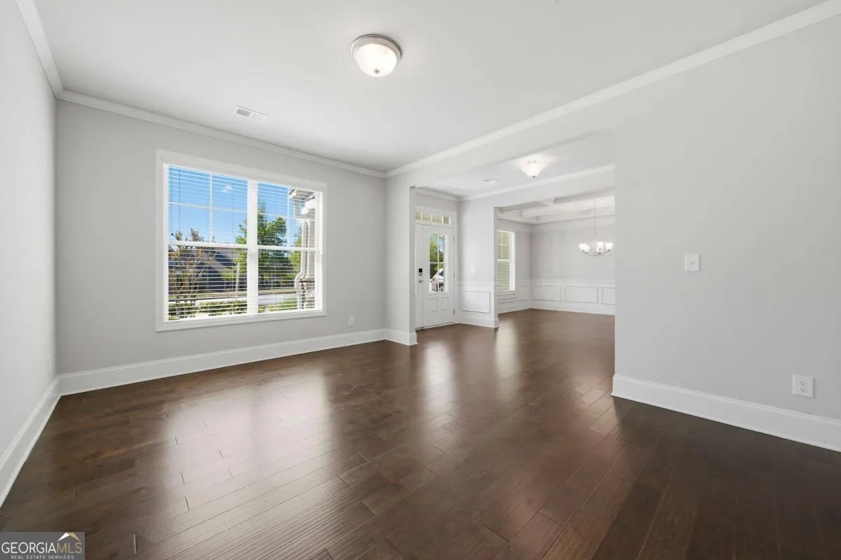 3208 Garden Hill Ln — photo 3 of 54