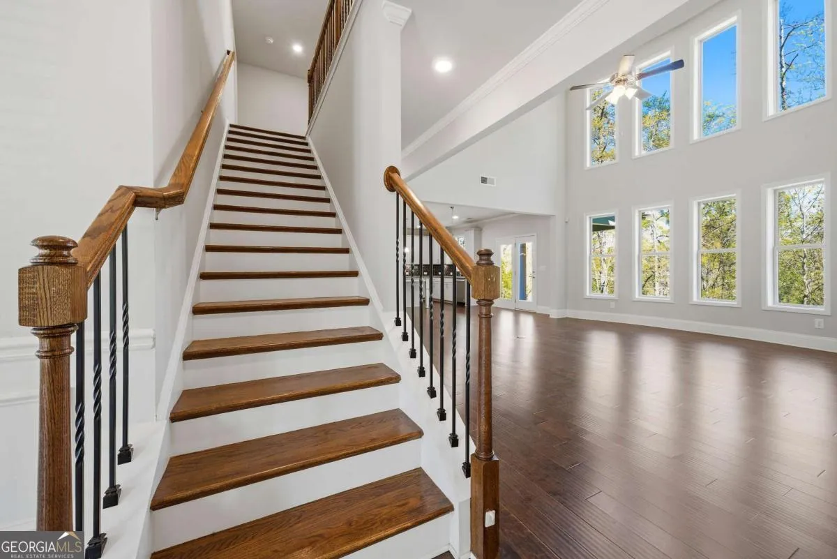 3208 Garden Hill Ln — photo 4 of 54