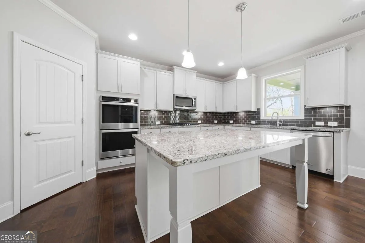 3208 Garden Hill Ln — photo 15 of 54