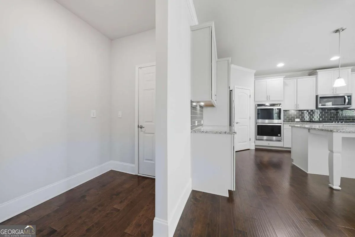 3208 Garden Hill Ln — photo 19 of 54