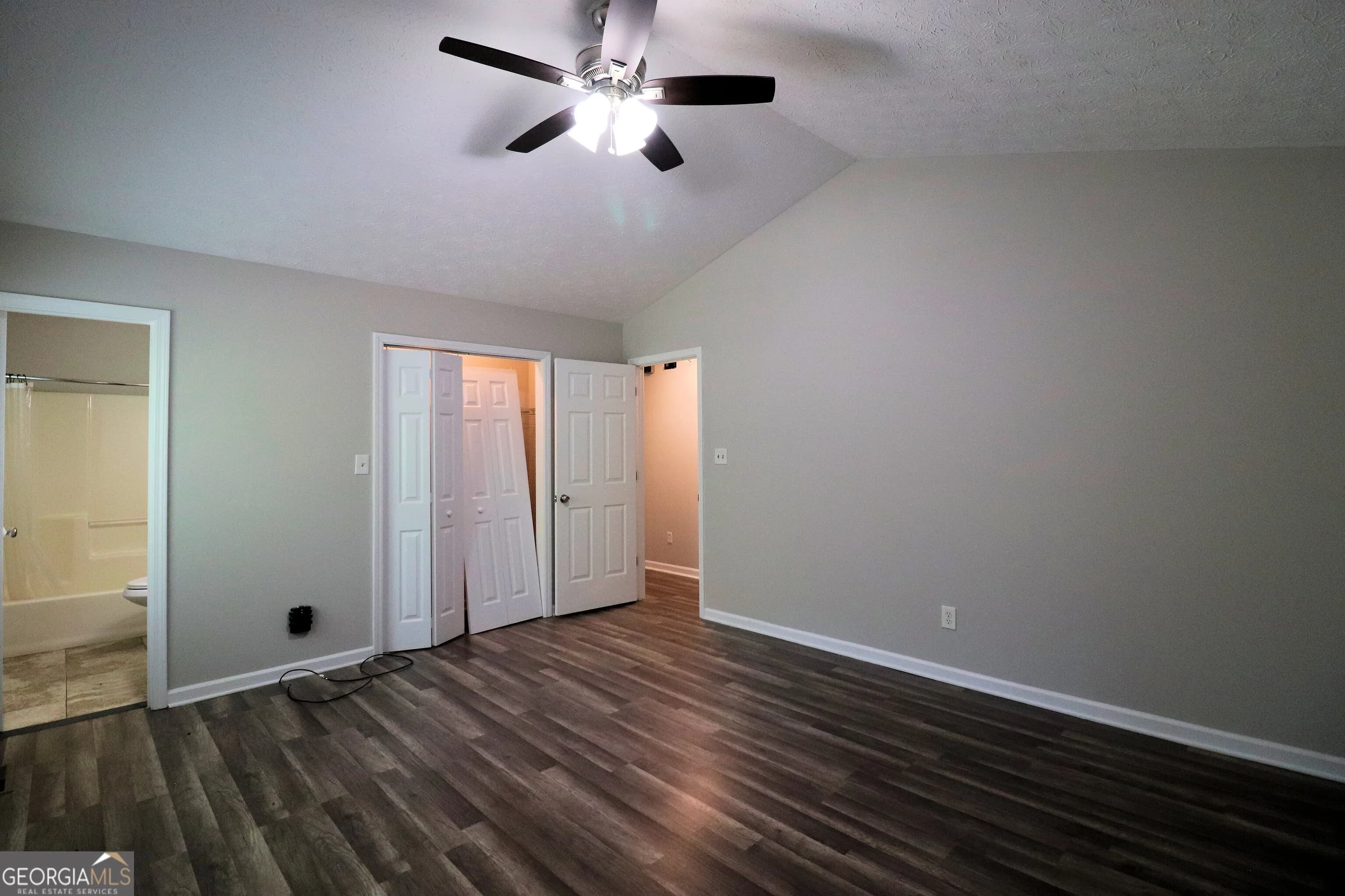 192 Deerfield Dr — photo 4 of 36