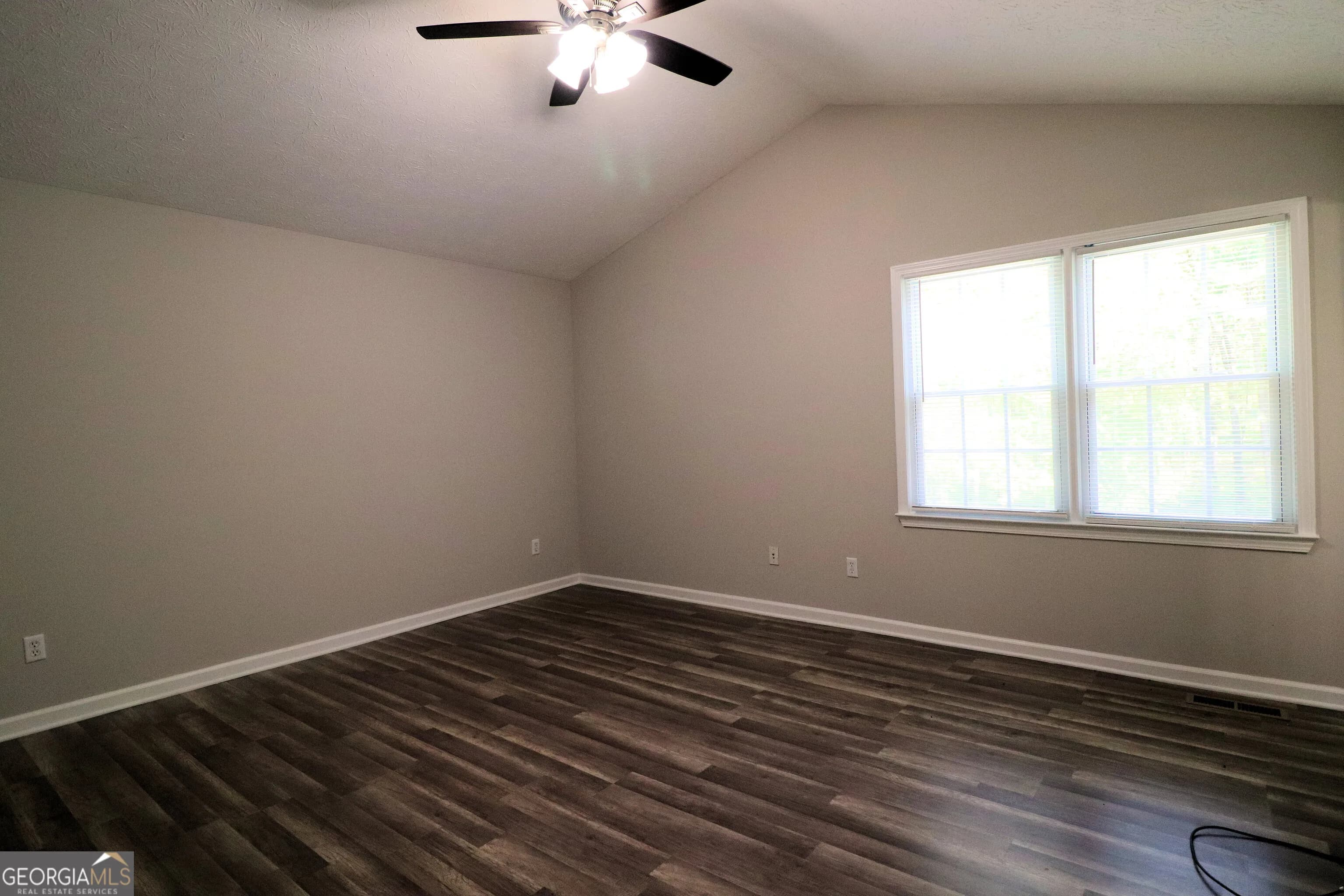 192 Deerfield Dr — photo 3 of 36
