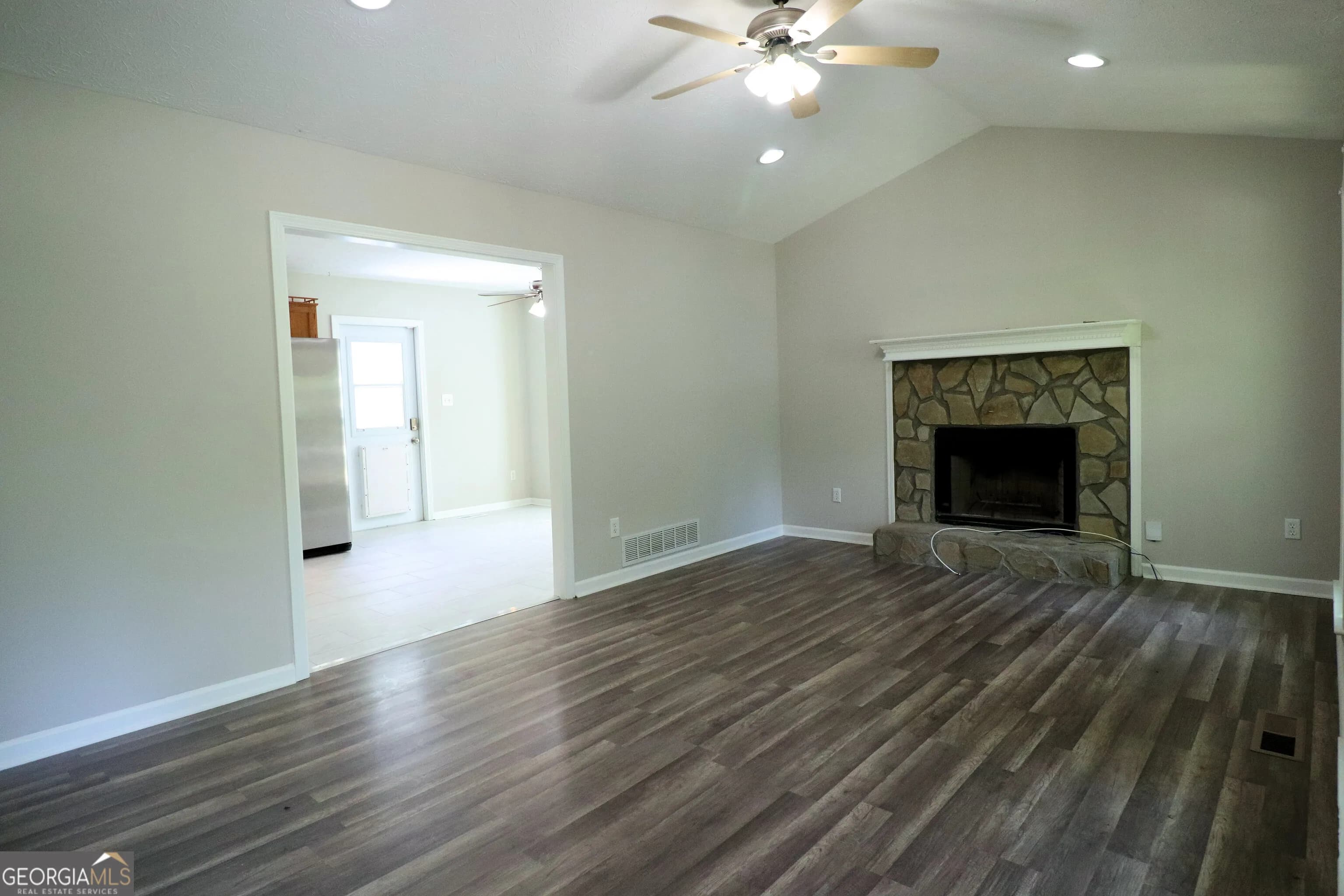 192 Deerfield Dr — photo 24 of 36