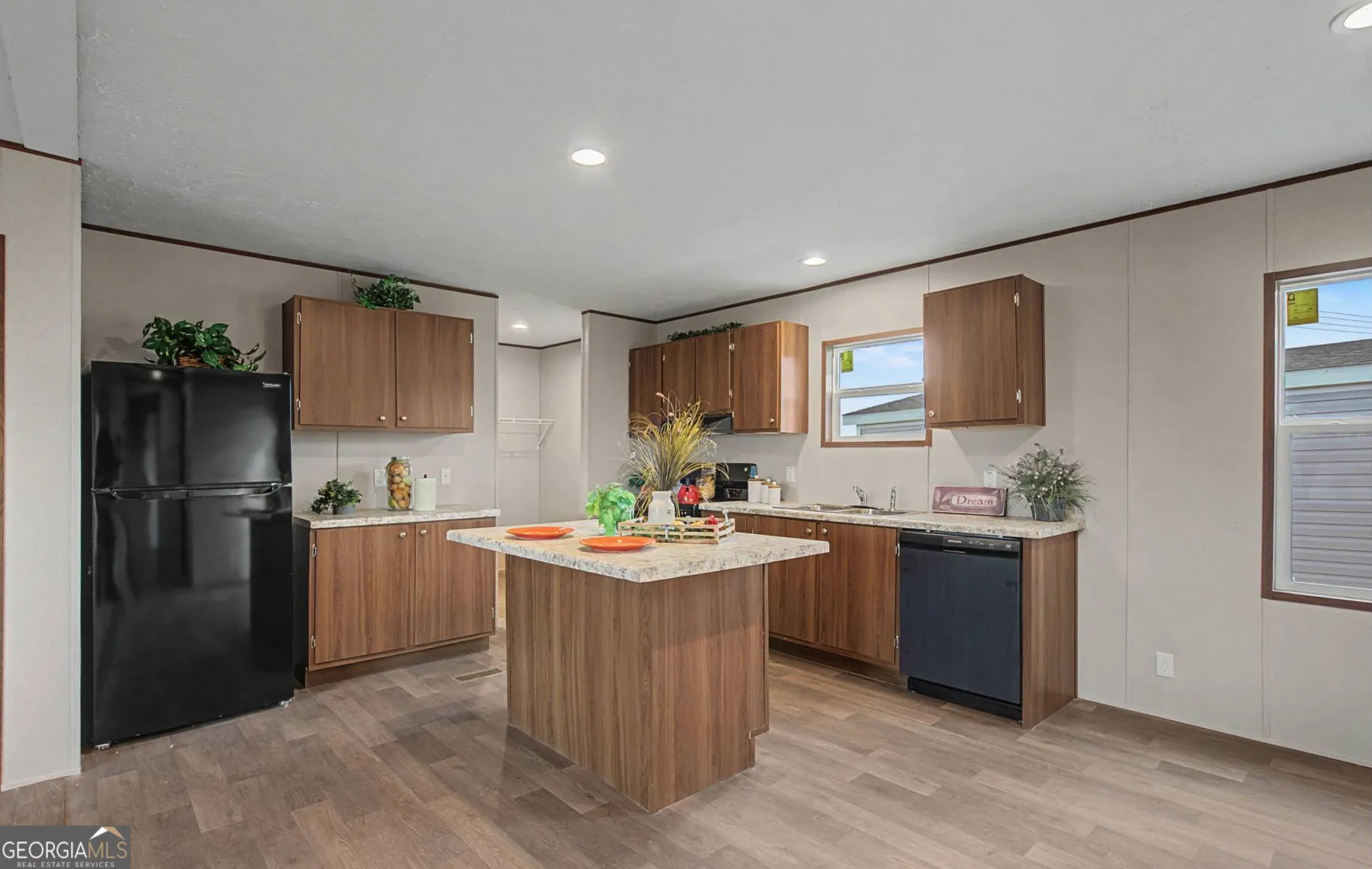 20 Kathy Ln — photo 11 of 17
