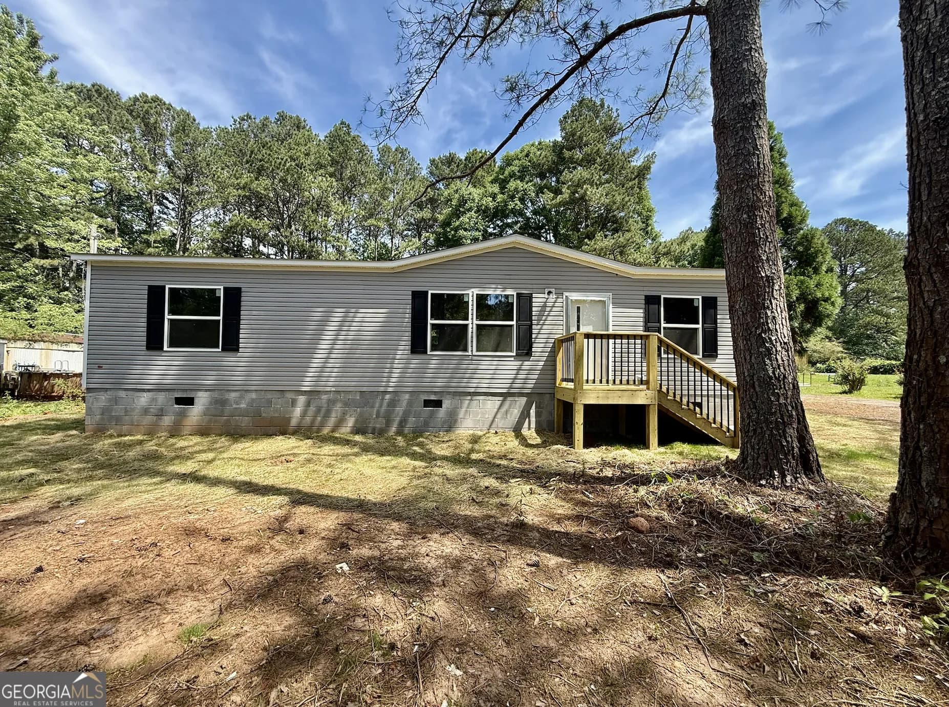 20 Kathy Ln — photo 2 of 17