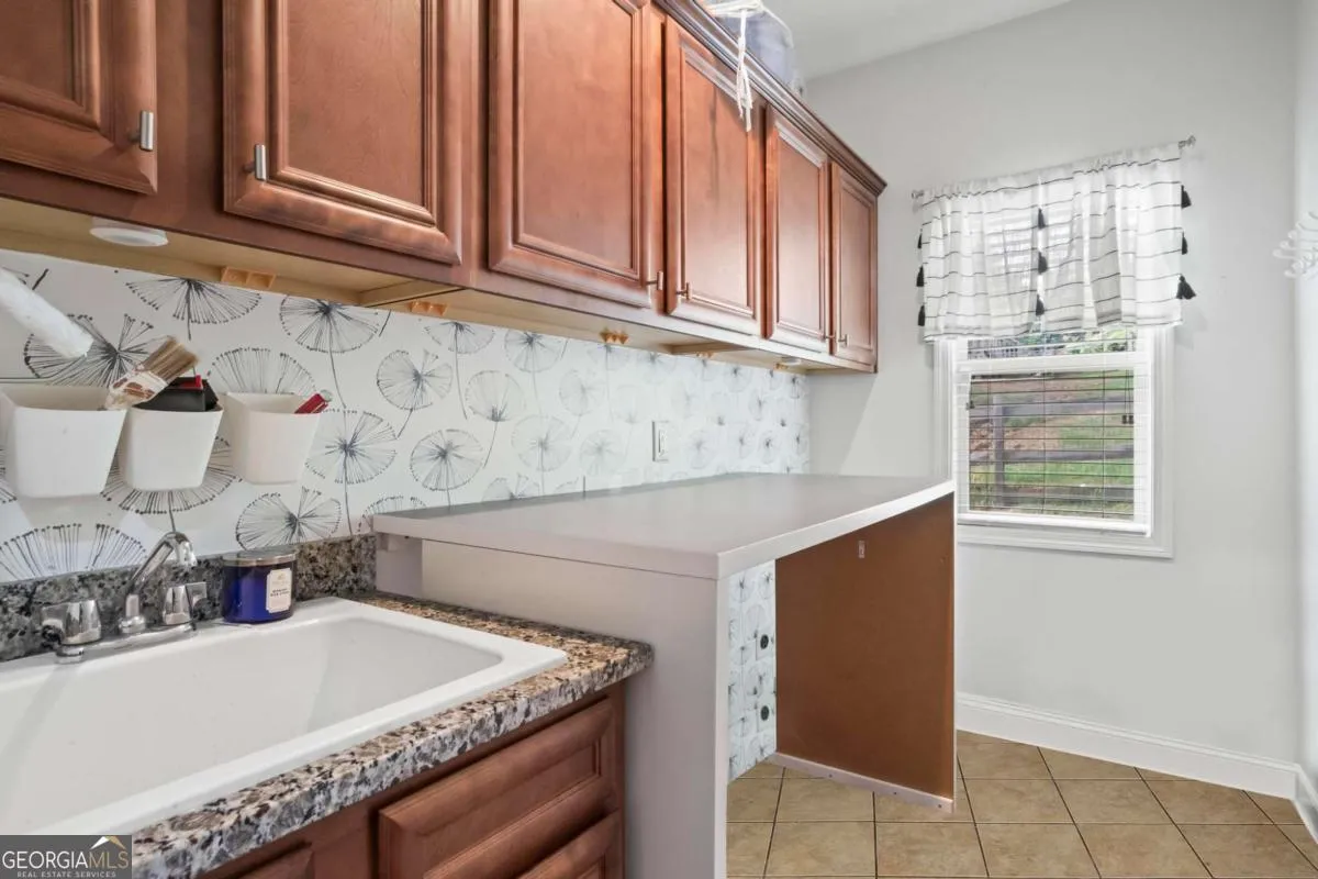 183 Lullwater Ln — photo 23 of 40