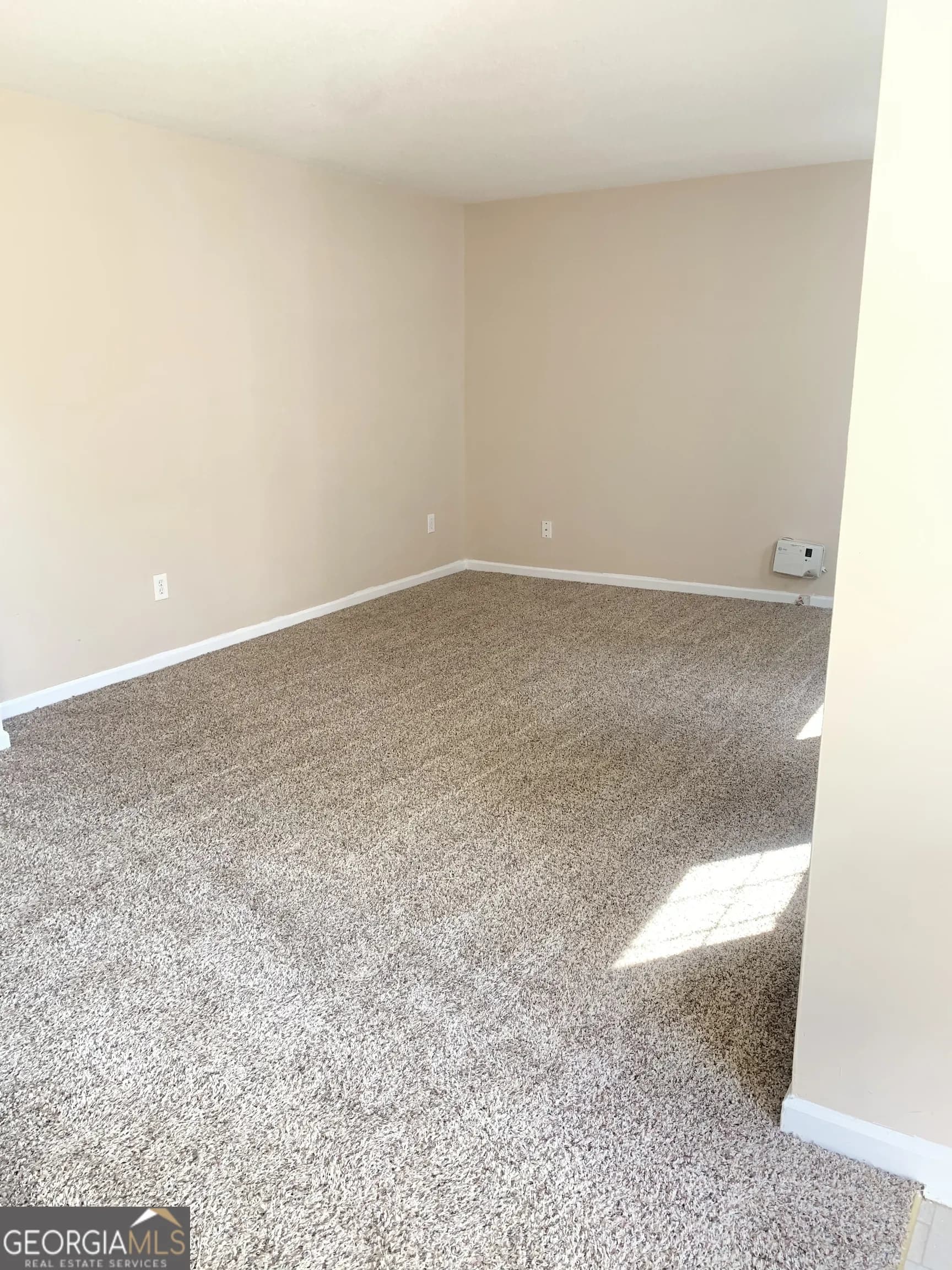 6780 Manor Creek Dr — photo 3 of 8