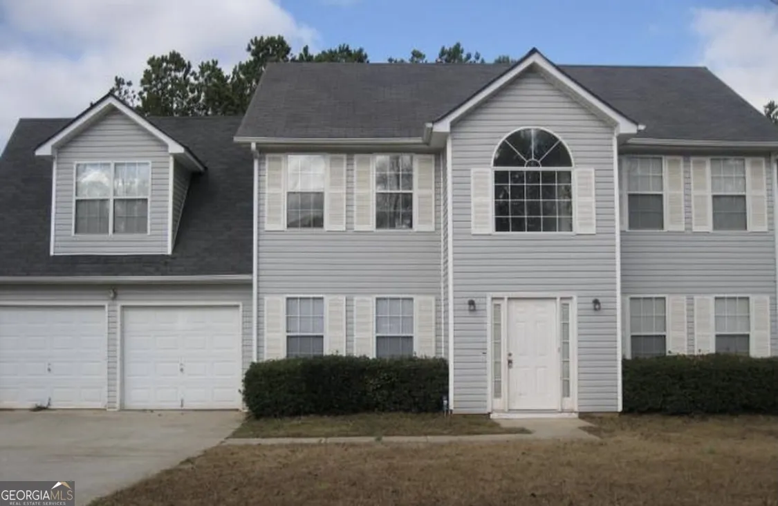 6780 Manor Creek Dr, Douglasville