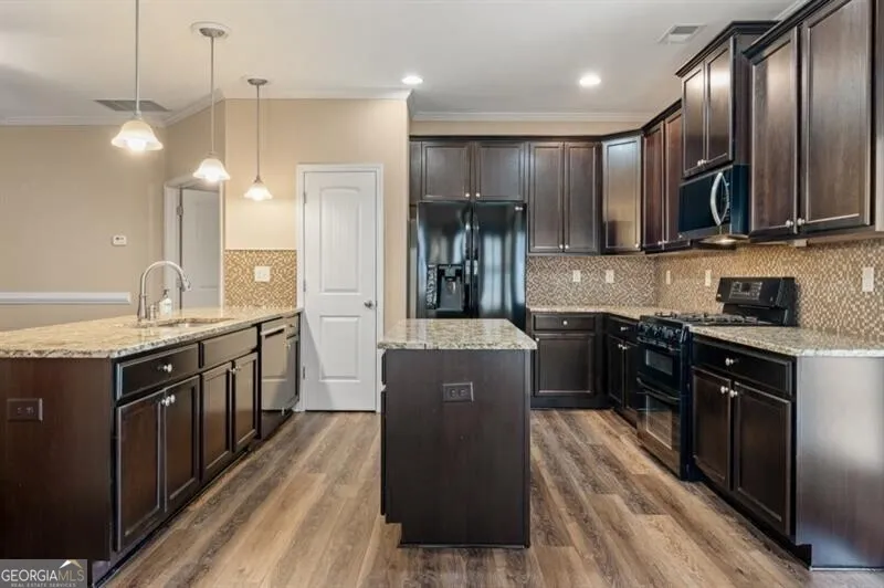 103 Hawthorne Ridge Cir — photo 4 of 37