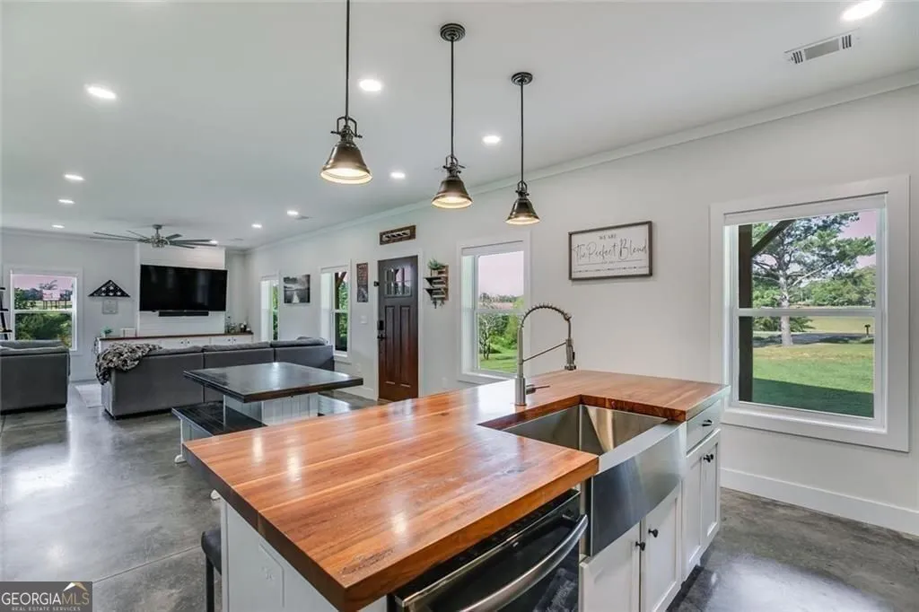 265 Mashburn Rd — photo 9 of 48
