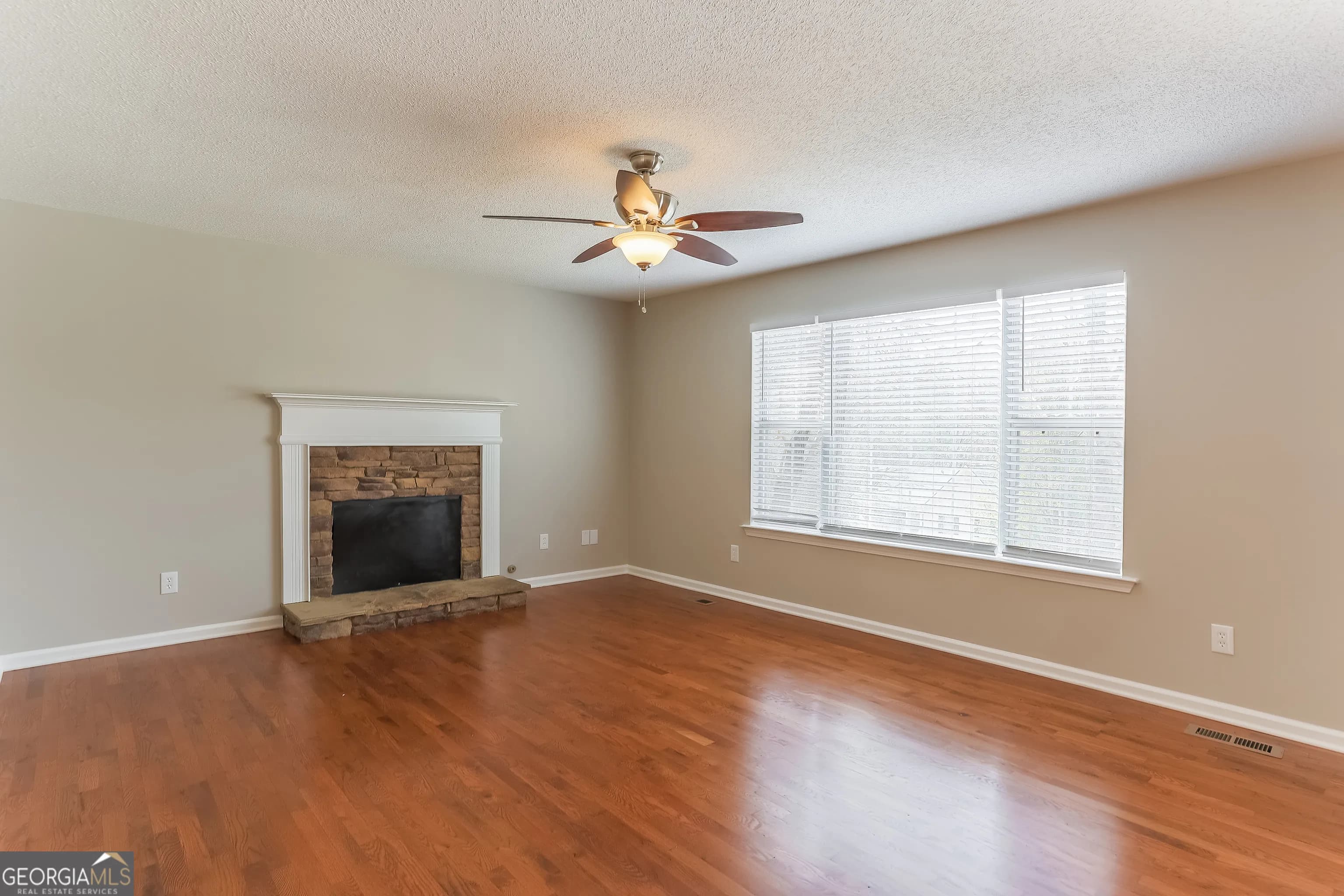 213 Lost Lake Way — photo 14 of 17