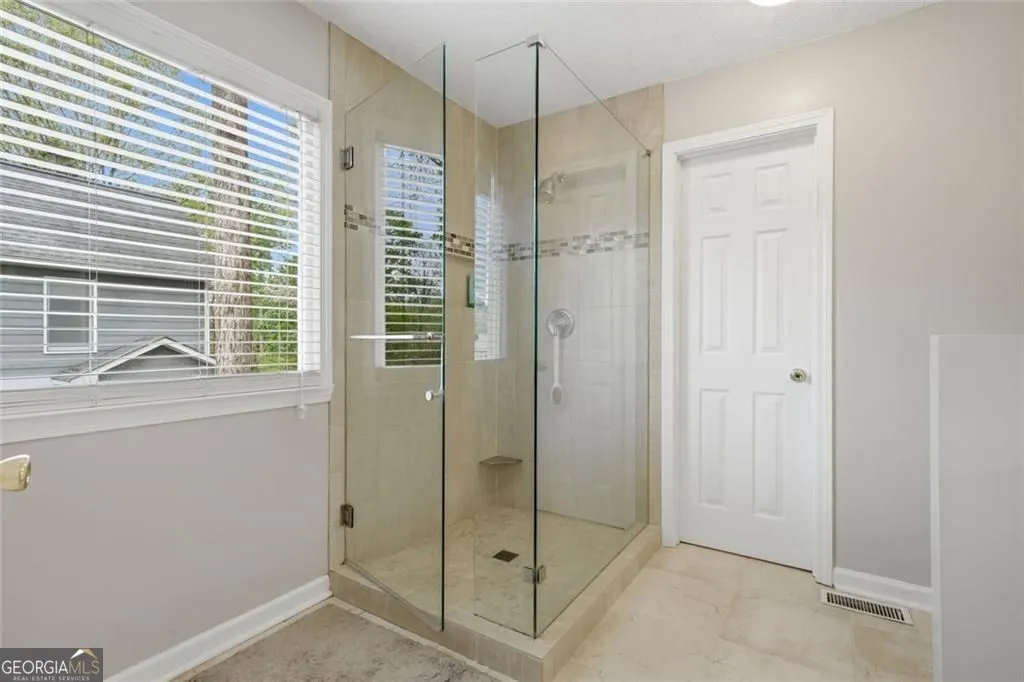 102 Cypress Dr — photo 15 of 40