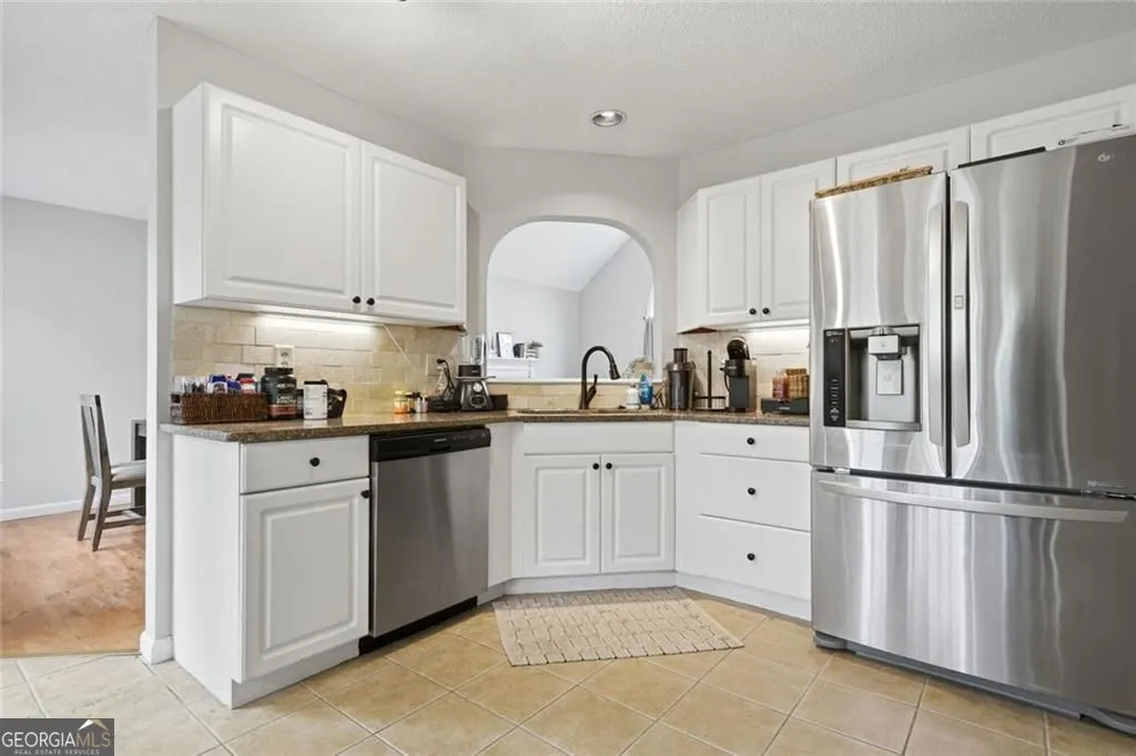 102 Cypress Dr — photo 8 of 40