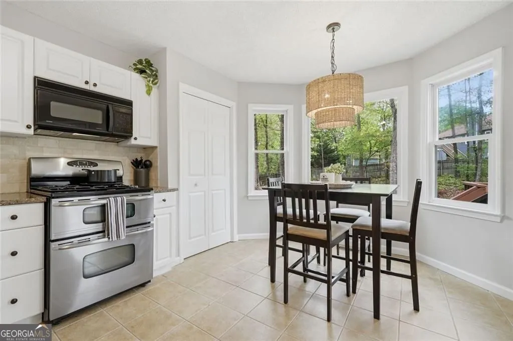102 Cypress Dr — photo 9 of 40