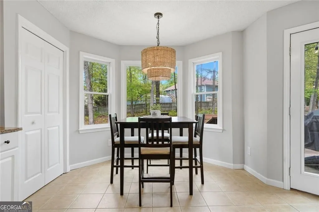 102 Cypress Dr — photo 7 of 40
