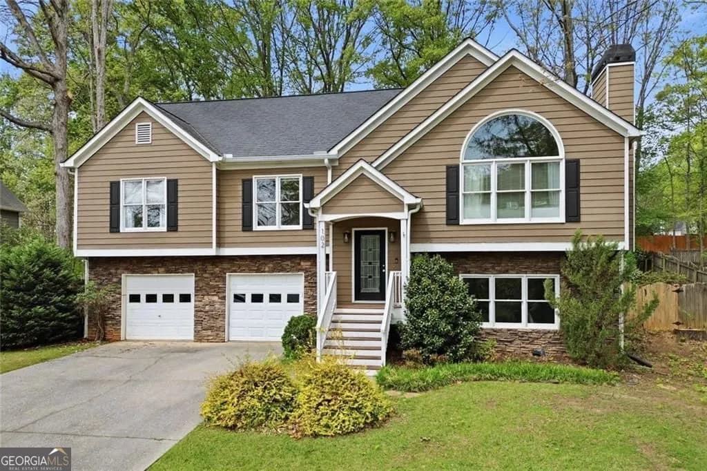 102 Cypress Dr — photo 2 of 40