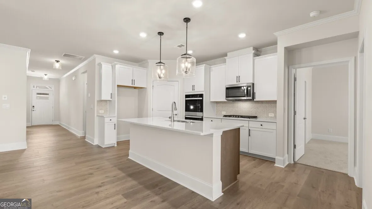 86 Lakeview Pt — photo 4 of 35