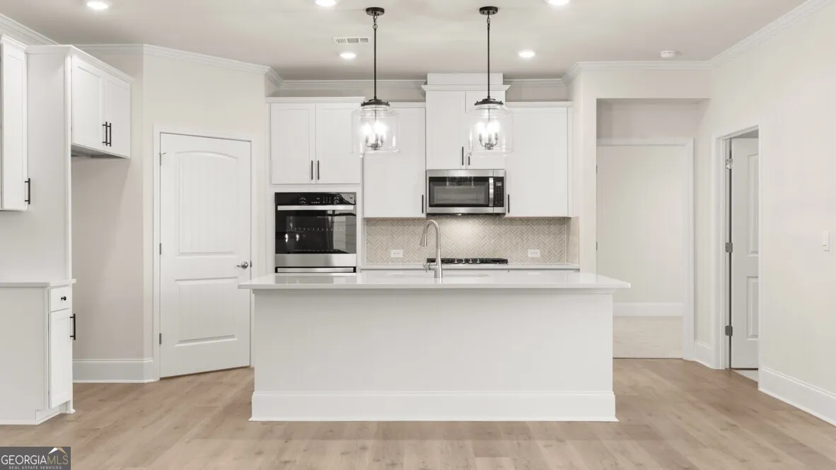 86 Lakeview Pt — photo 3 of 35