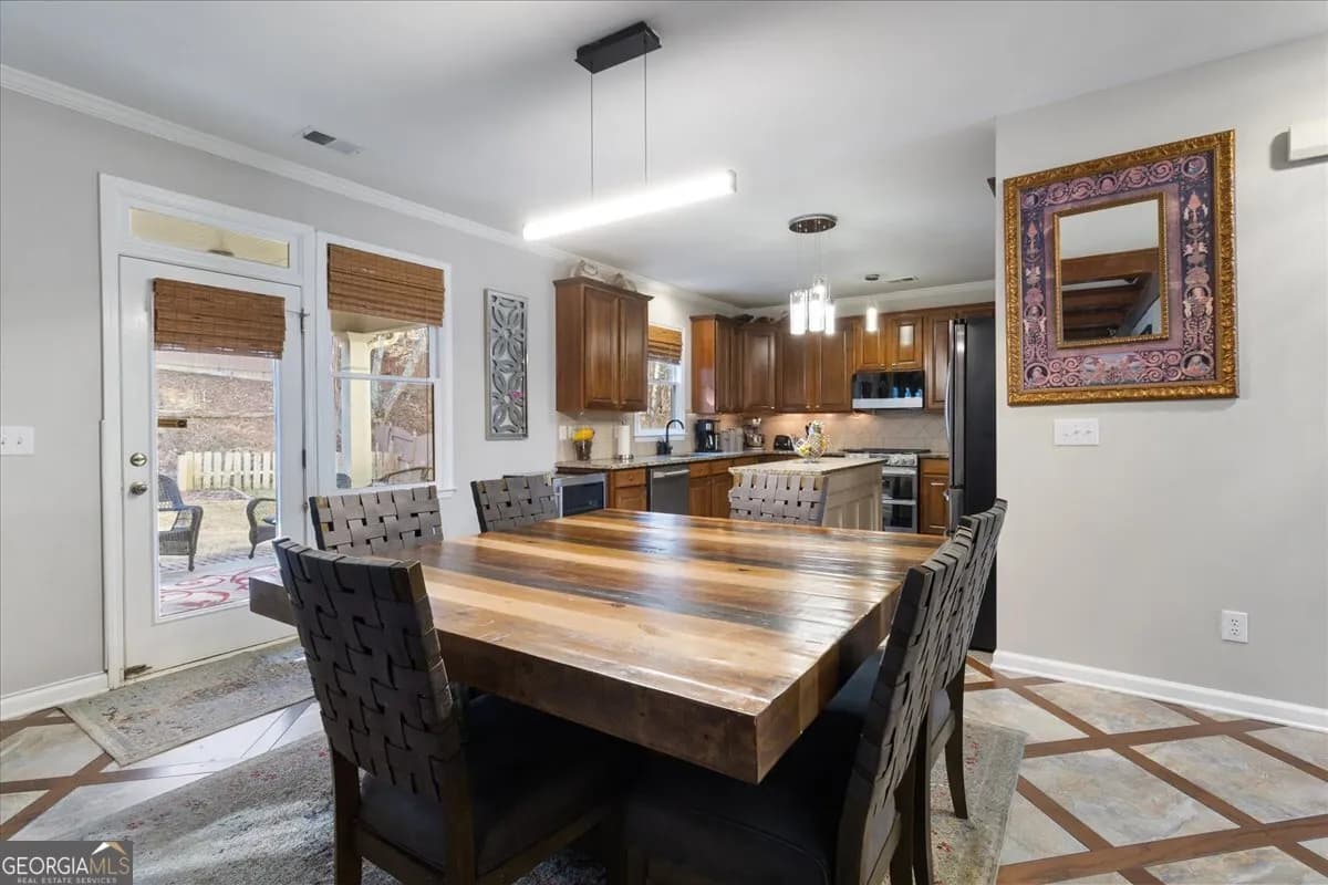 9122 Loxford St — photo 12 of 50