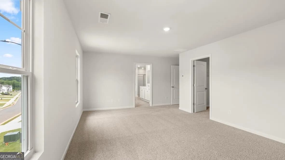 206 Thompson Ridge Ln — photo 11 of 35
