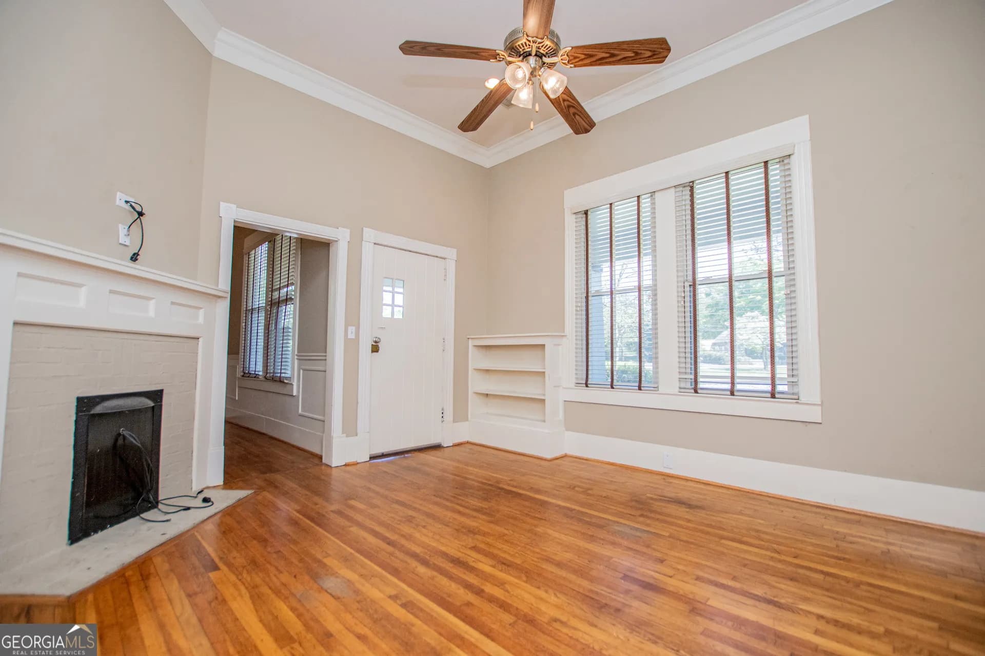 416 W Montgomery St — photo 4 of 63
