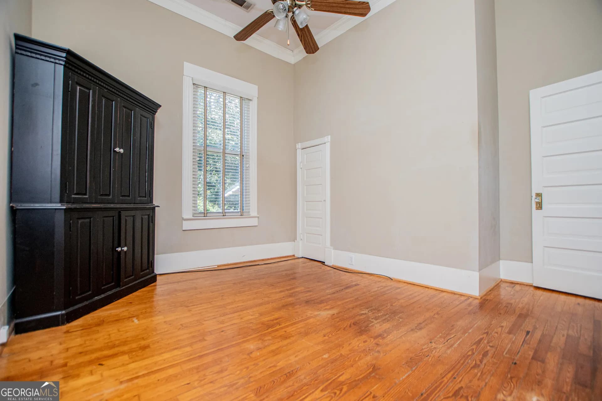 416 W Montgomery St — photo 8 of 63