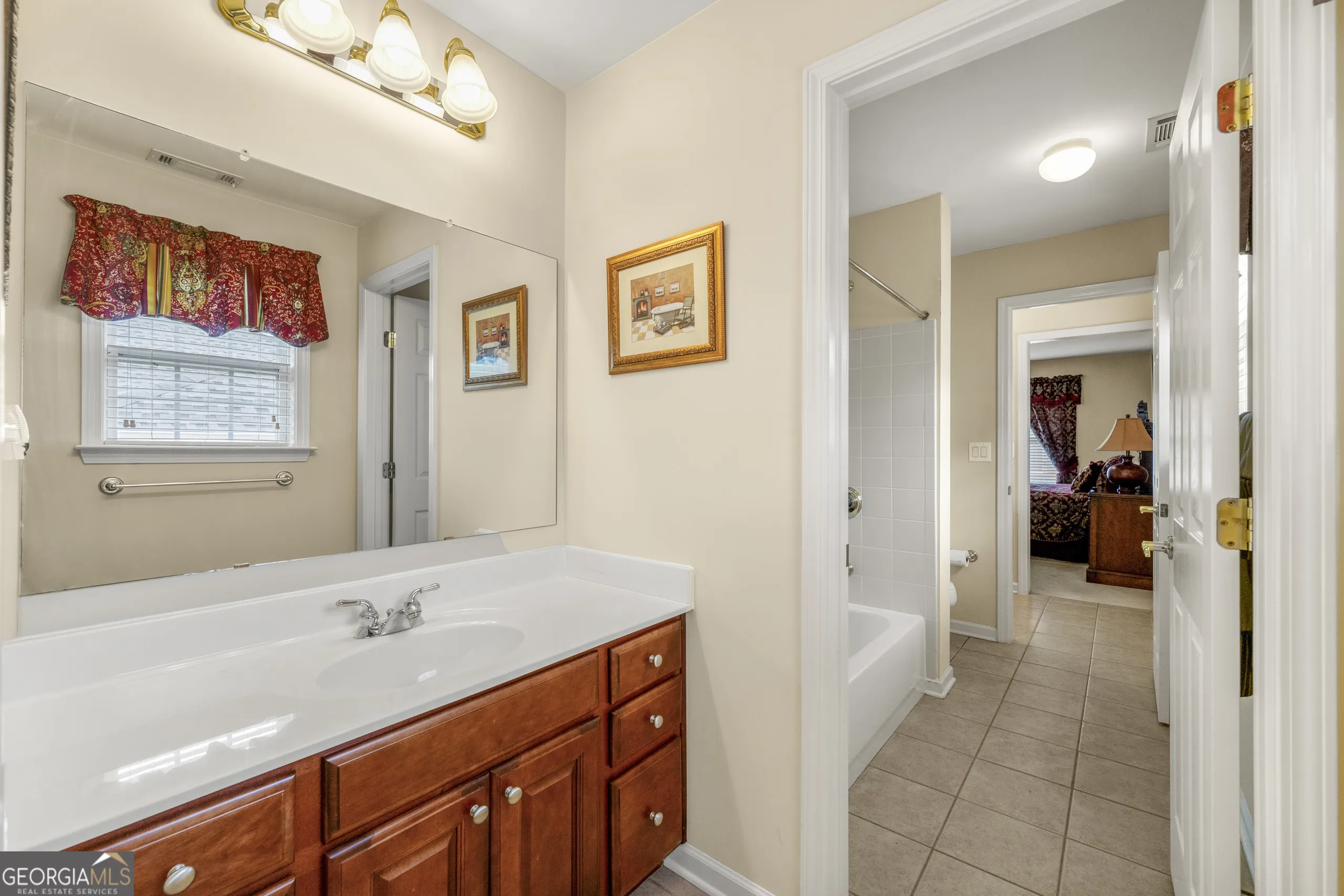 7621 Forest Glen Way — photo 11 of 36