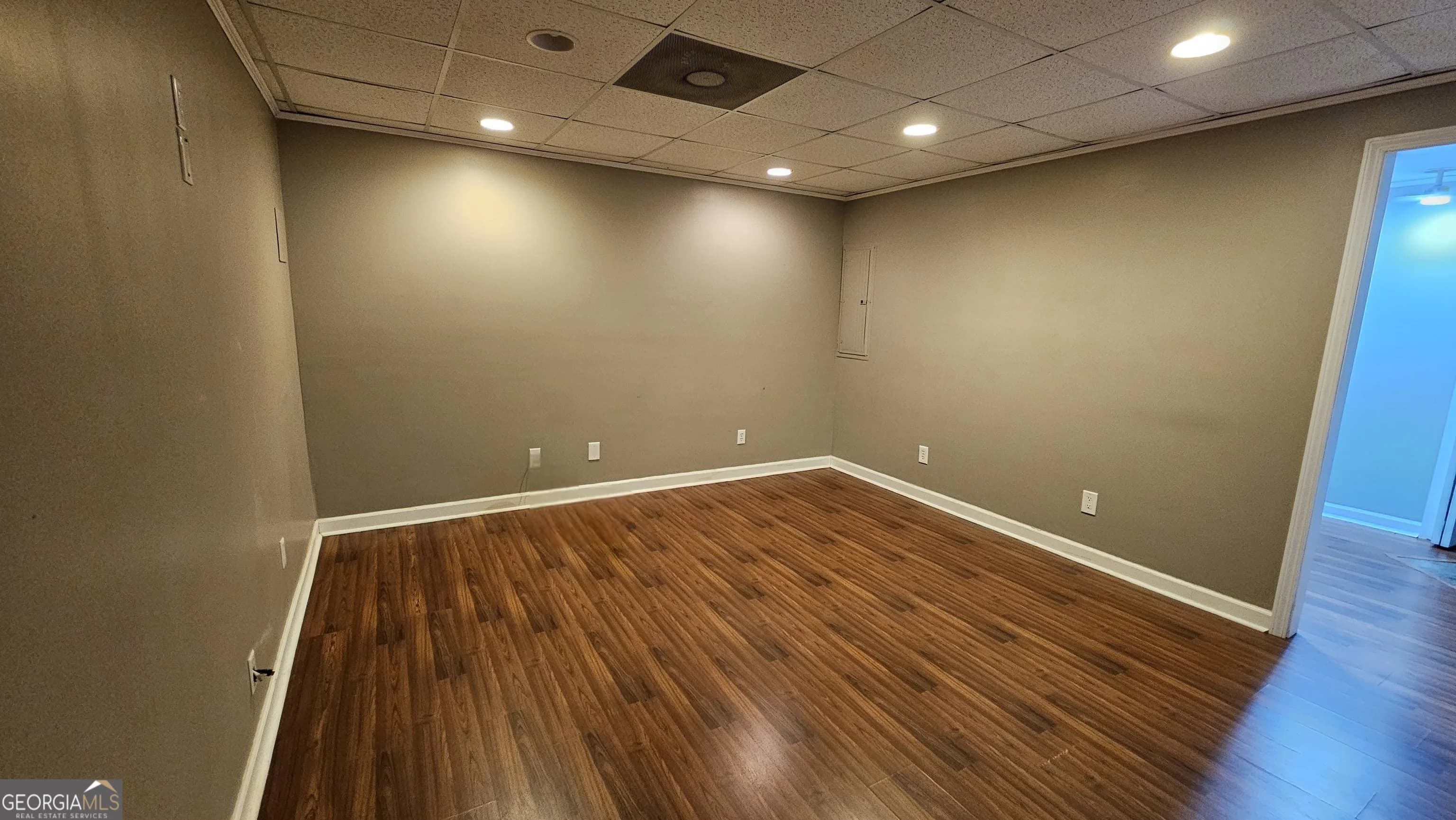 147 Oliver Dr — photo 32 of 54