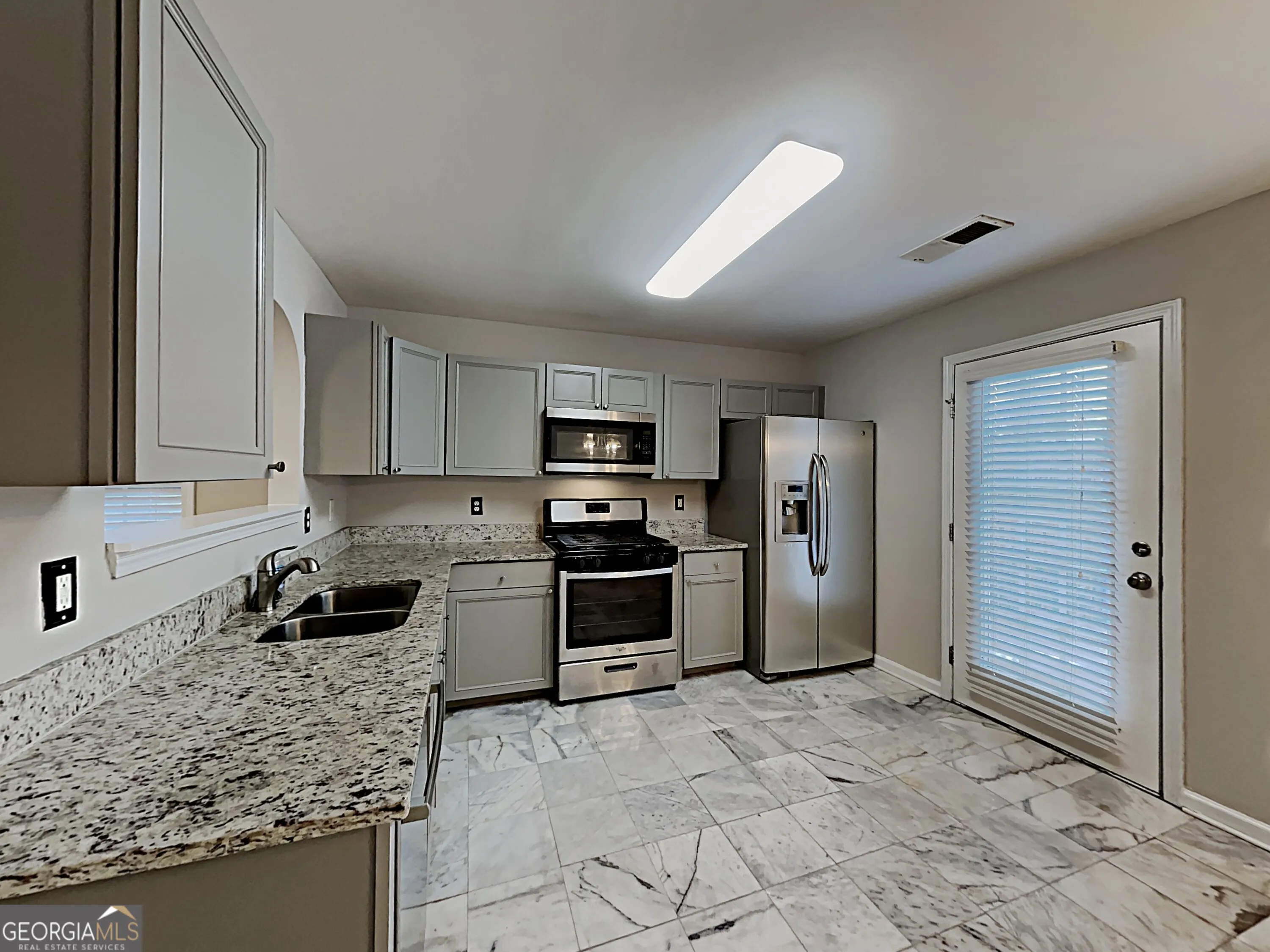 6018 Lancelot Ln — photo 7 of 23