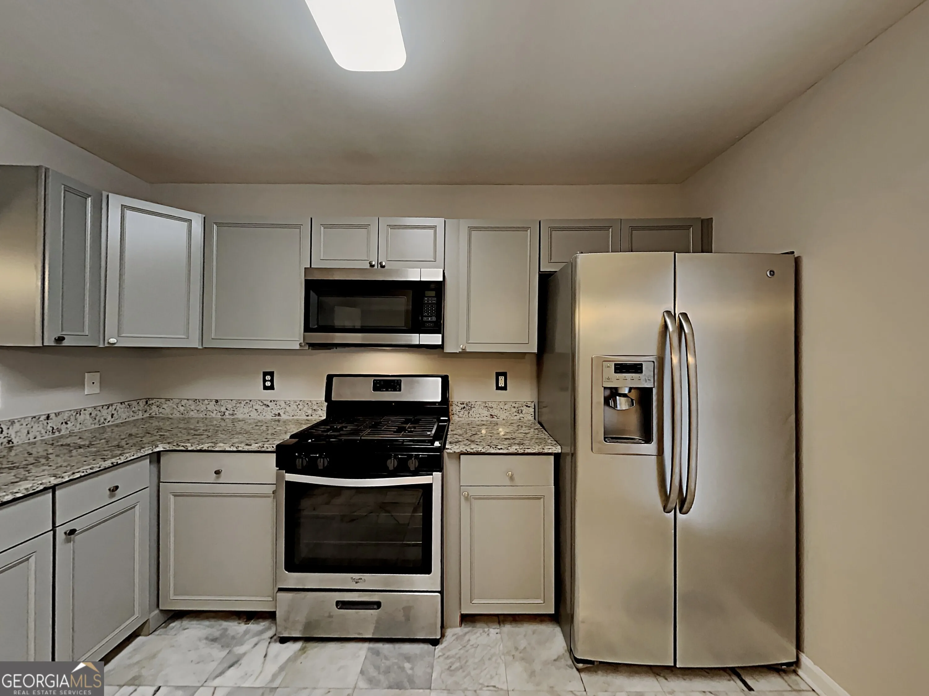 6018 Lancelot Ln — photo 9 of 23