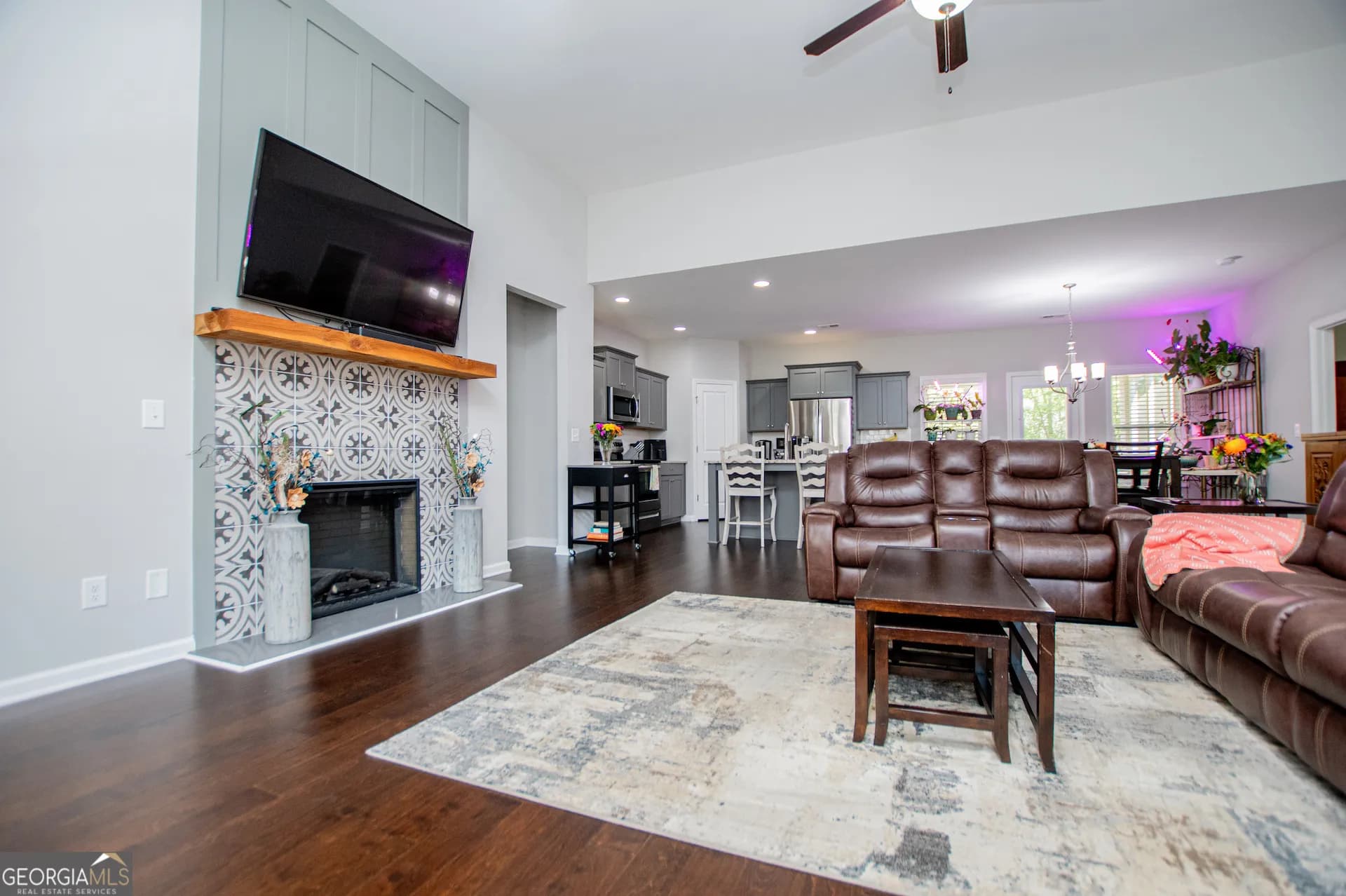 1146 Red Bud Cir — photo 4 of 73