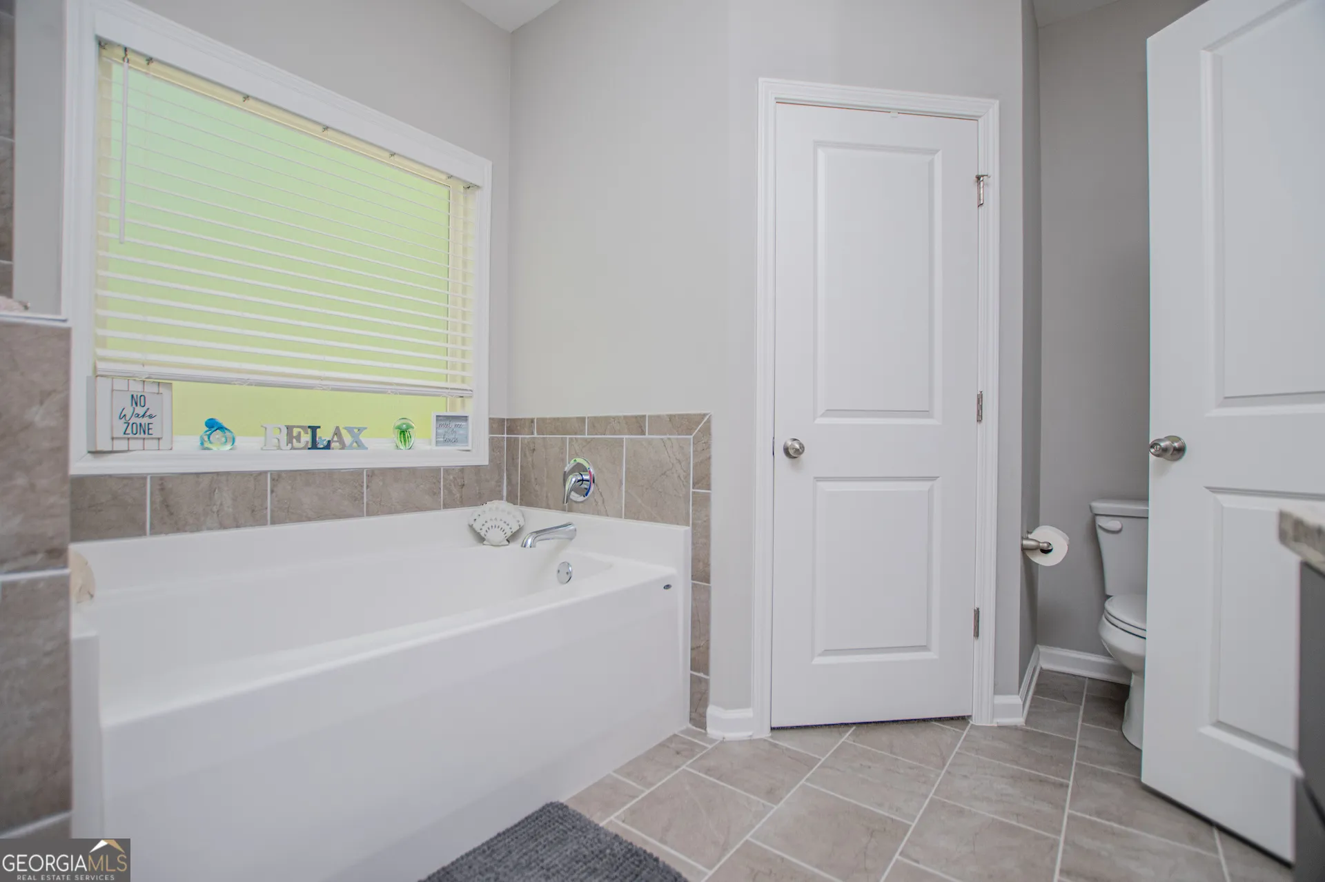 1146 Red Bud Cir — photo 34 of 73