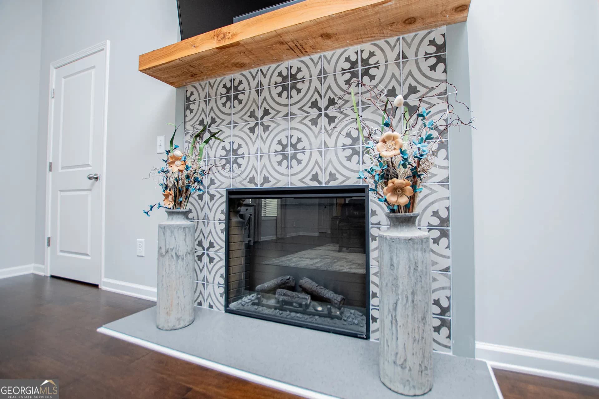 1146 Red Bud Cir — photo 5 of 73