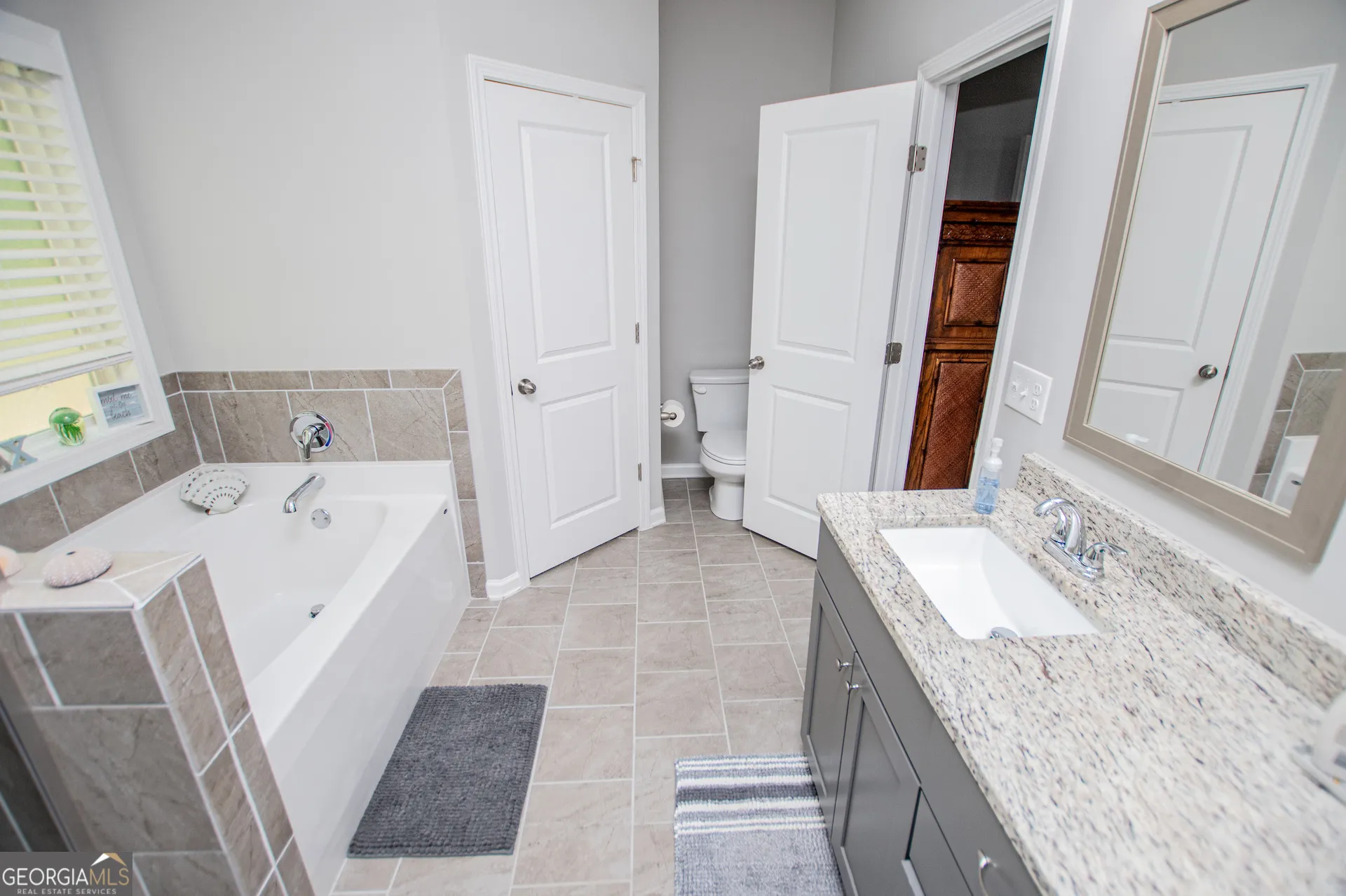 1146 Red Bud Cir — photo 30 of 73