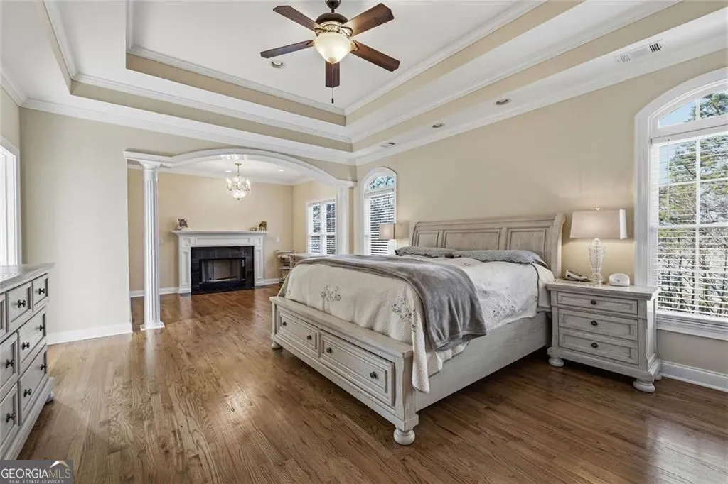 5662 Tuxedo Dr — photo 12 of 40