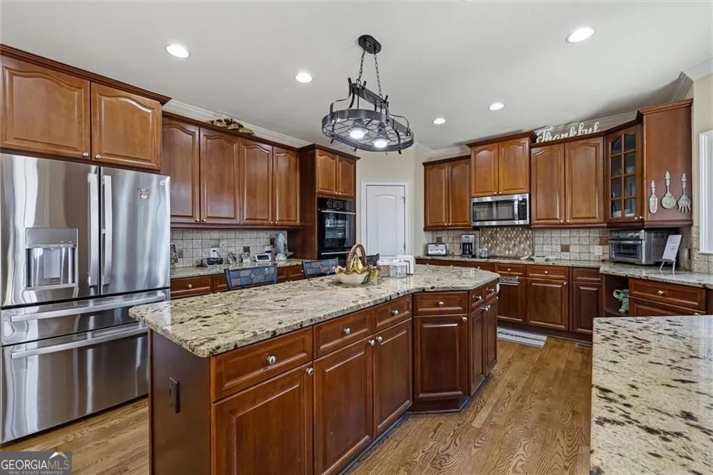 5662 Tuxedo Dr — photo 3 of 40