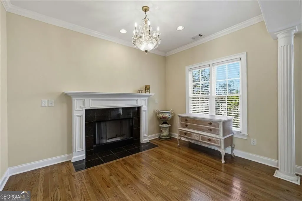 5662 Tuxedo Dr — photo 15 of 40