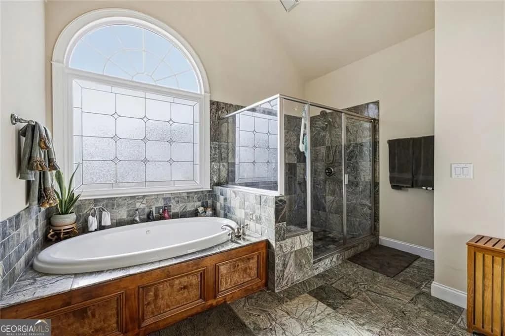 5662 Tuxedo Dr — photo 16 of 40
