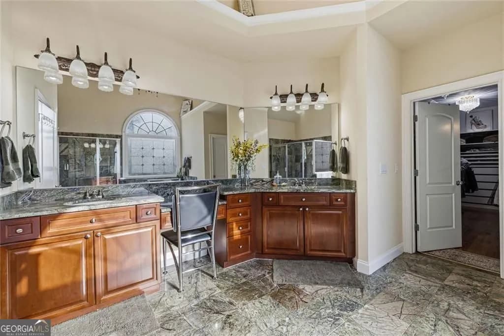 5662 Tuxedo Dr — photo 18 of 40