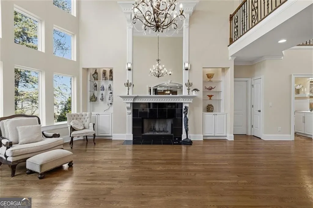 5662 Tuxedo Dr — photo 6 of 40