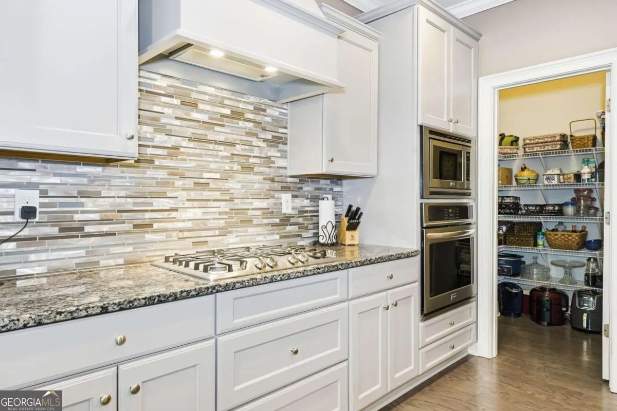 42 White Spruce Ct — photo 8 of 55