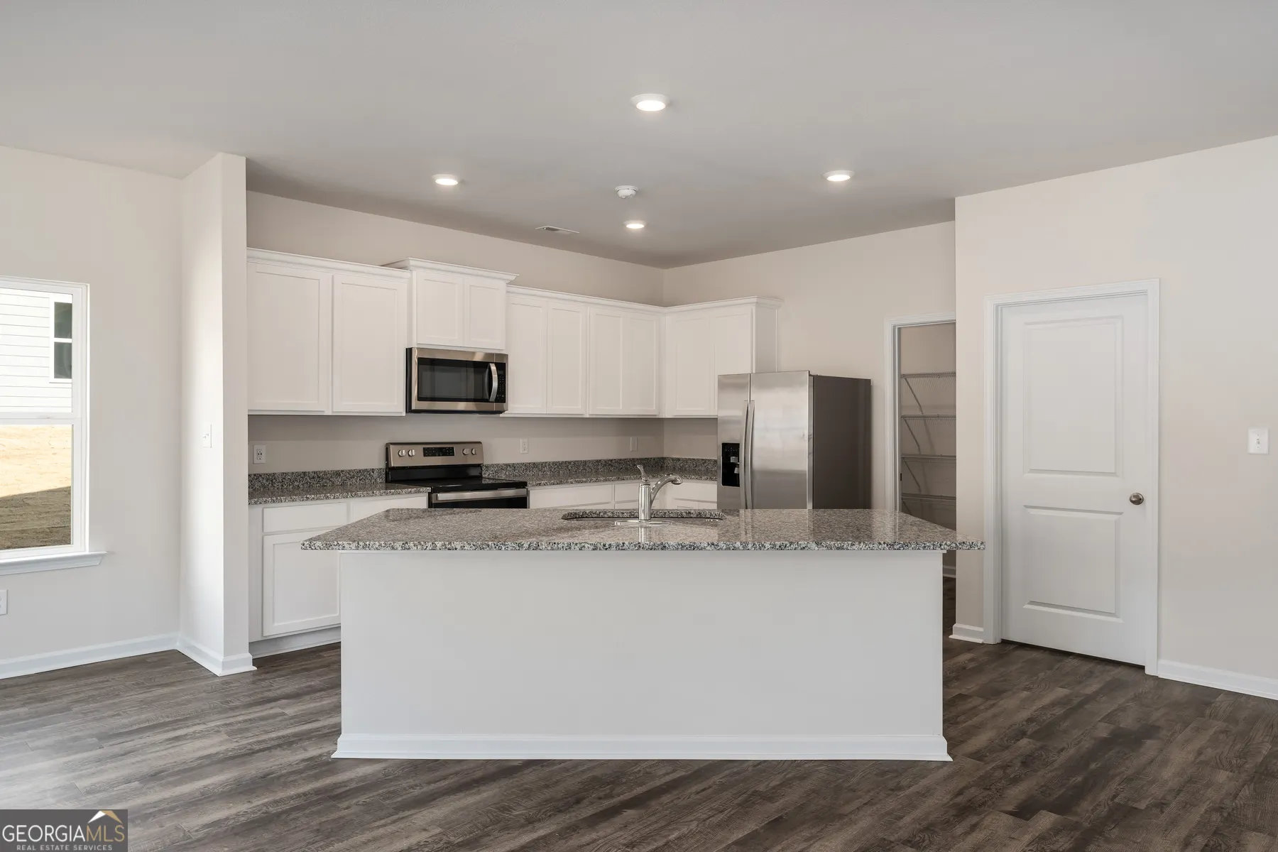 130 Howell Dr — photo 5 of 10