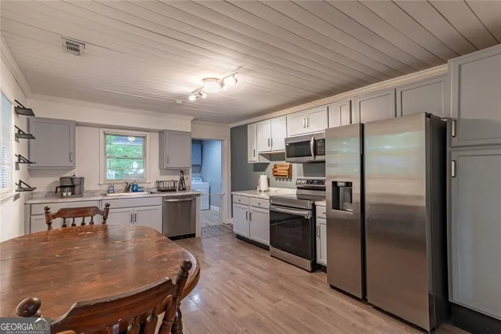 104 E Gordon St — photo 28 of 28