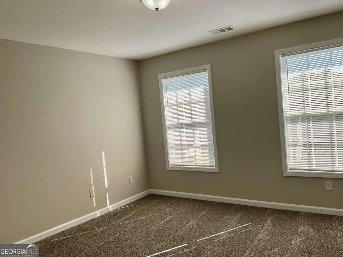 592 Kyles Cir — photo 12 of 25