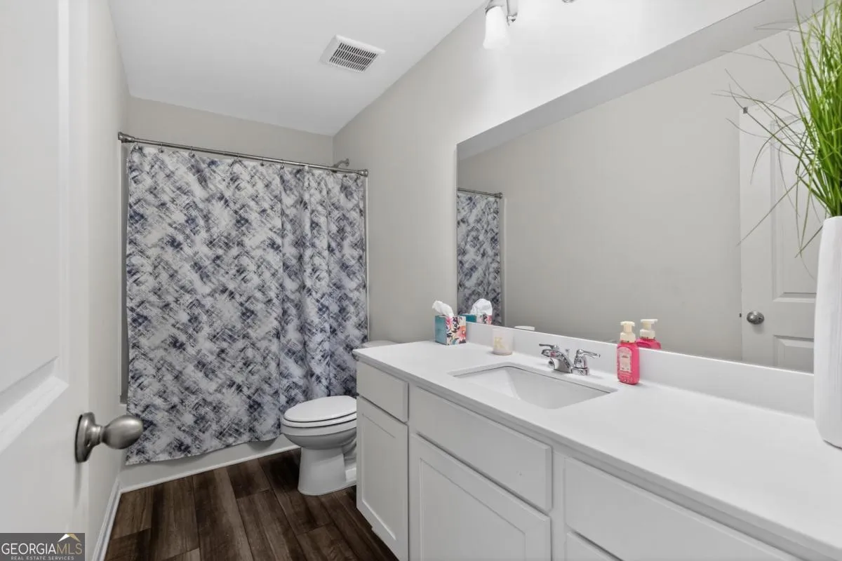 250 Colbury St — photo 6 of 15