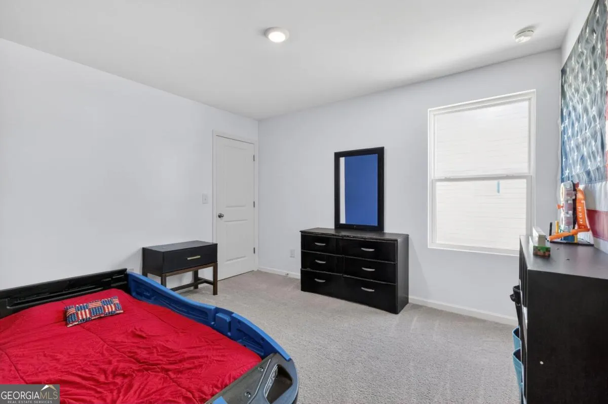 250 Colbury St — photo 5 of 15