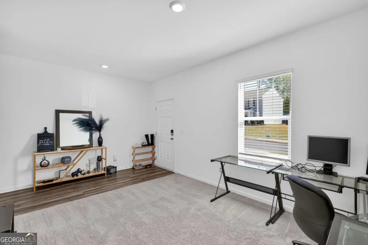 250 Colbury St — photo 14 of 15