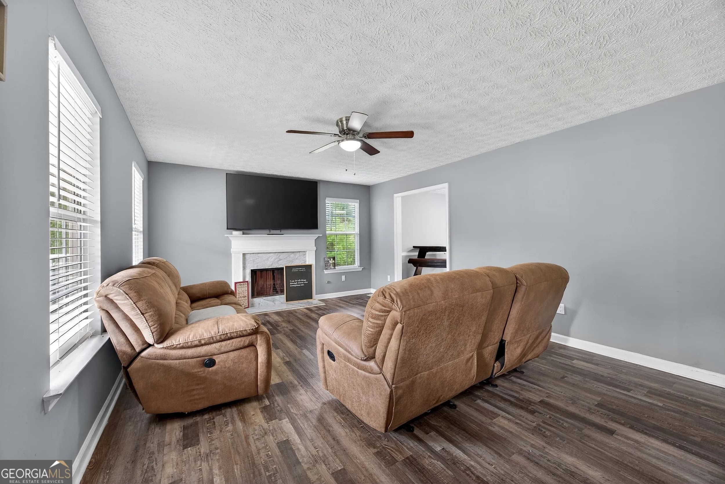 234 Hudson Cir — photo 2 of 15