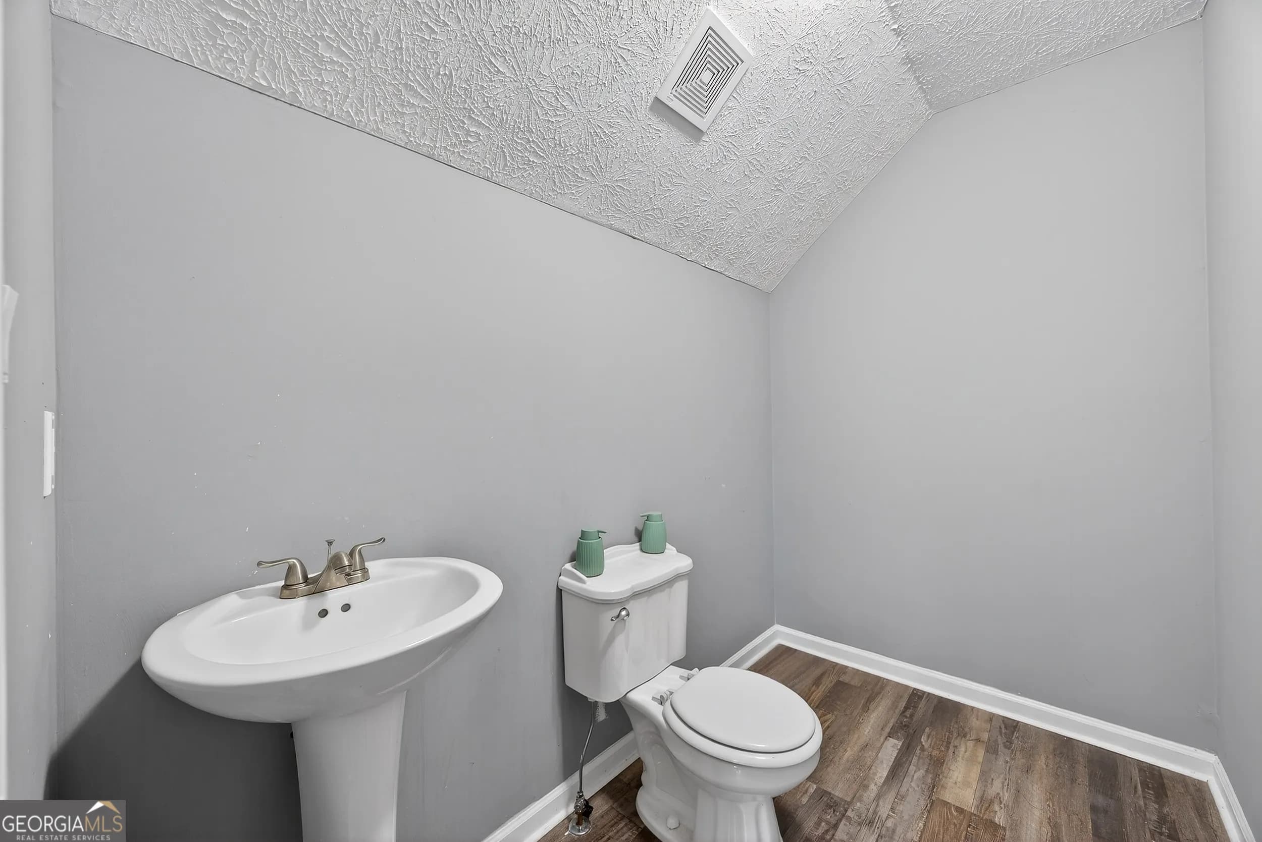234 Hudson Cir — photo 5 of 15