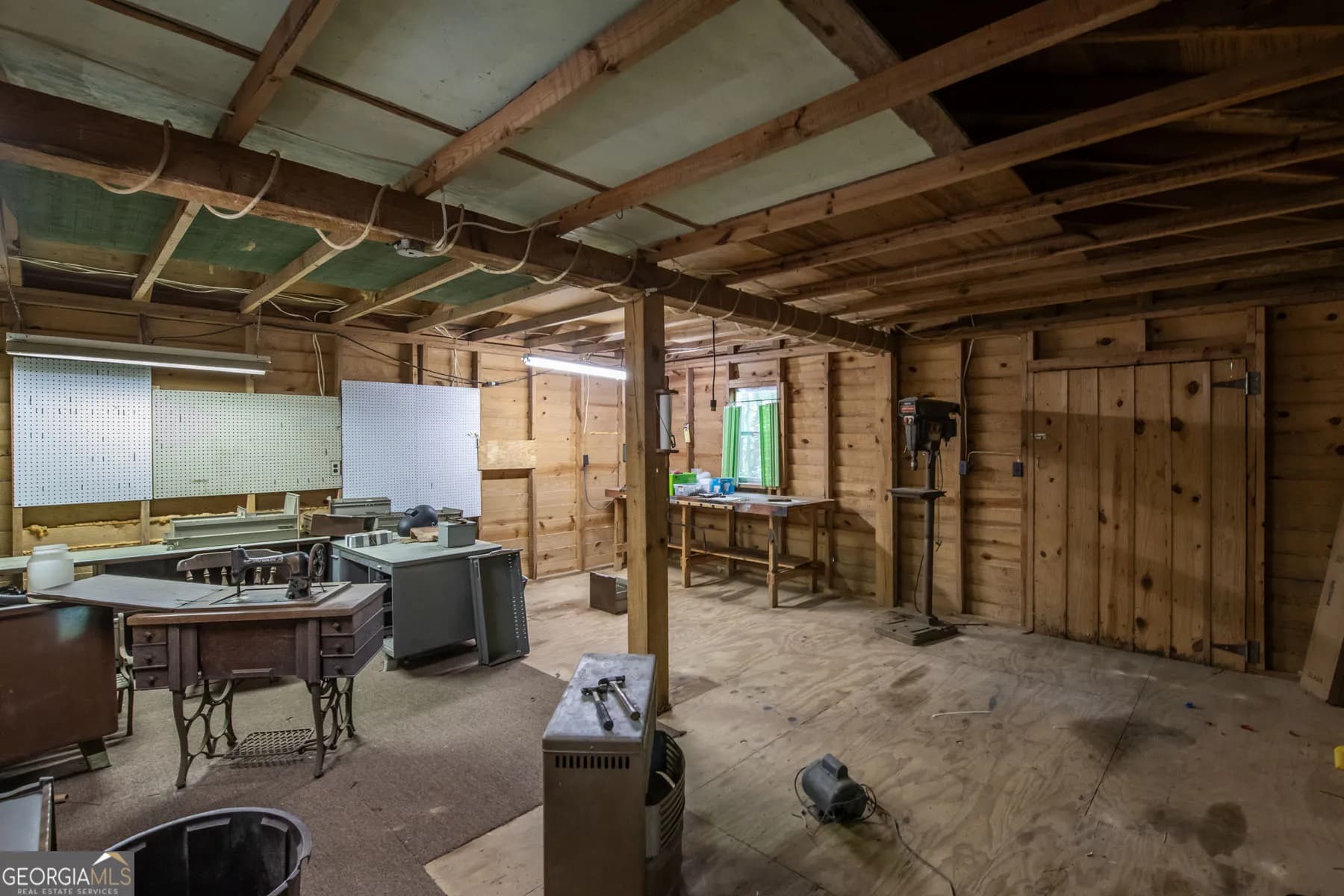 1301 Bob Hunton Rd — photo 33 of 59
